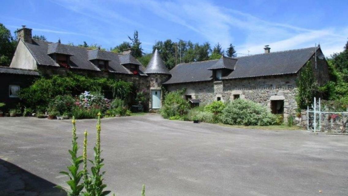 Le Petit Chateau Apartamento Noyal-Pontivy Exterior foto