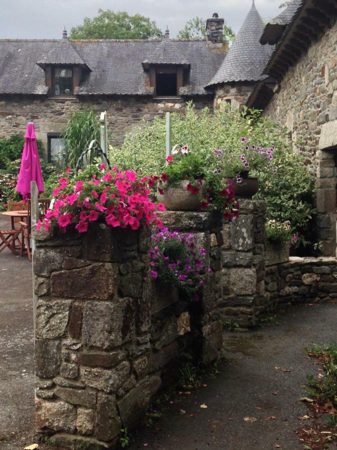 Le Petit Chateau Apartamento Noyal-Pontivy Exterior foto